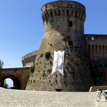 A Due Passi Dalla Fortezza Medievale *