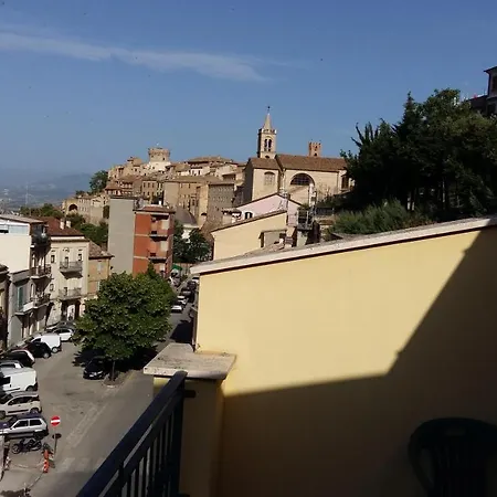 A Due Passi Dalla Fortezza Medievale *